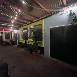  Apartment Mainpark 4 Schlafzimmer Bis Zu 10 Personen Direkt Ueber Aschaffapartment Bei Aschaffenburg
